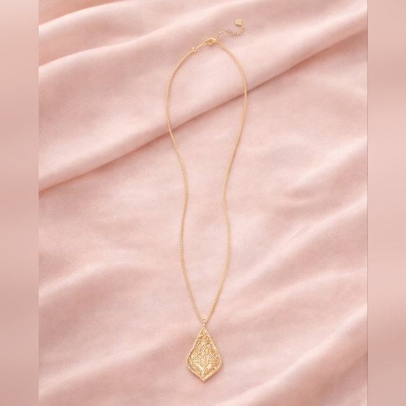 Kendra Scott NWOTs Aiden Necklace - Picture 2 of 4